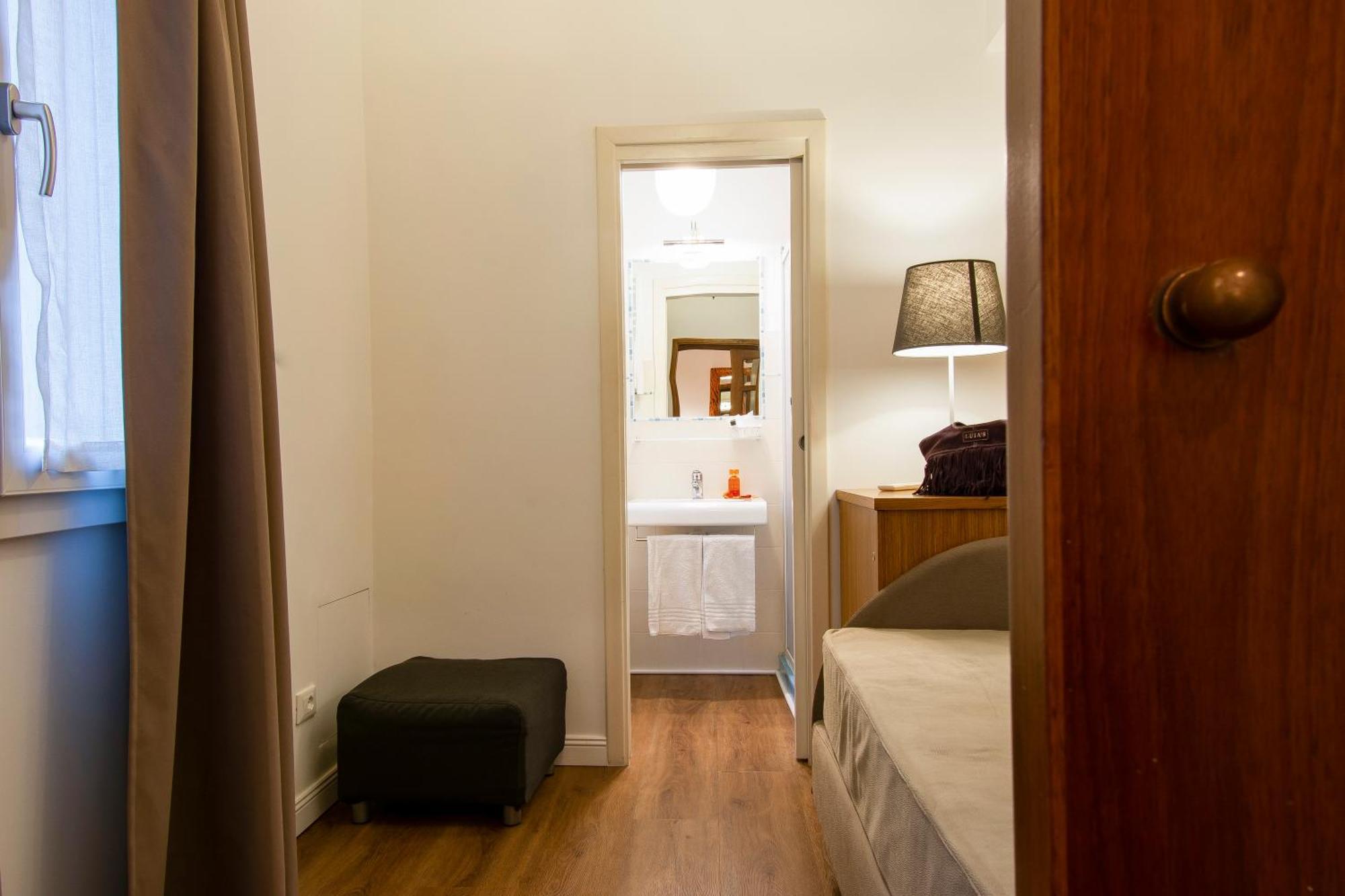 N4U Guest House Florens Exteriör bild